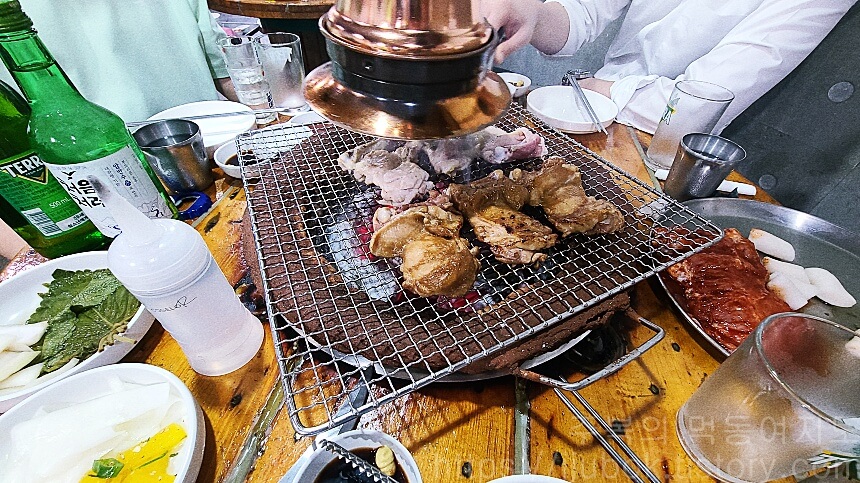 닭고집-숯불-닭갈비-테이블-셋팅