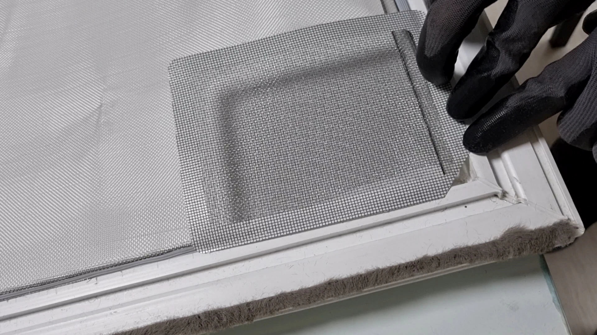 보수용 방충망 자른 모습