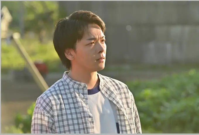 어딘가를-바라보고-있는-타로