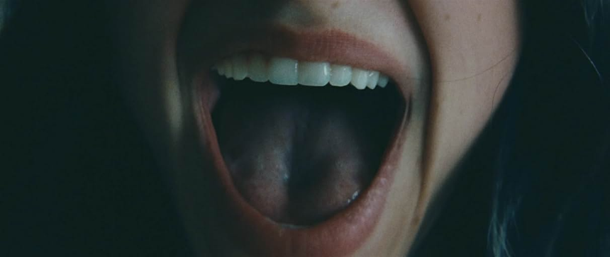 영화 '아노라' (Anora) 리뷰 - 강렬한 스토리와 현실적인 로맨스!