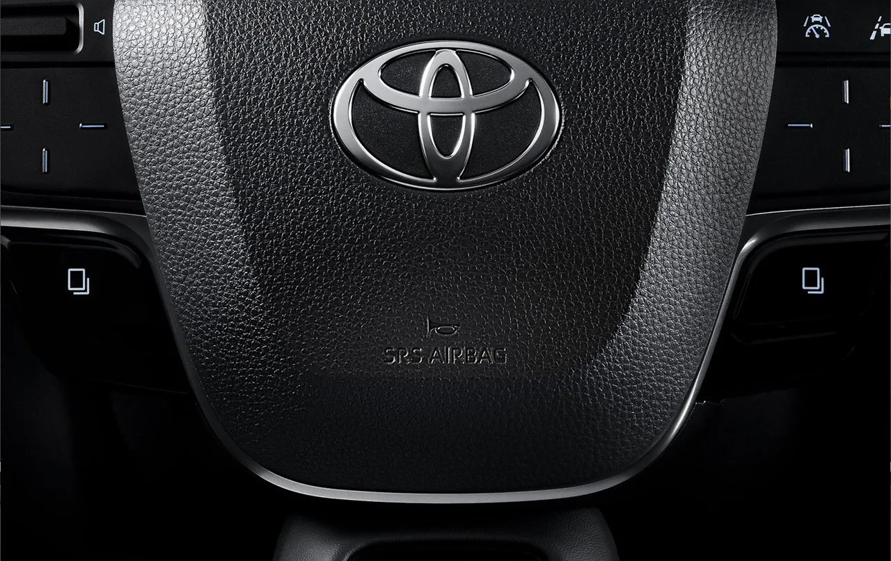 토요타 알파드 하이브리드 차량 이미지