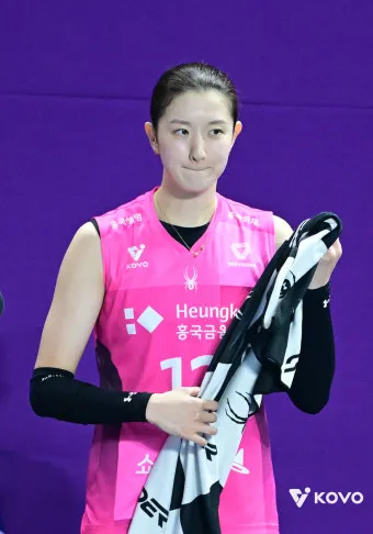 2025 2026 시즌 흥국생명 배구단 선수 명단 및 연봉 계약 FA 외국인 선수 정보 로스터 분석_4