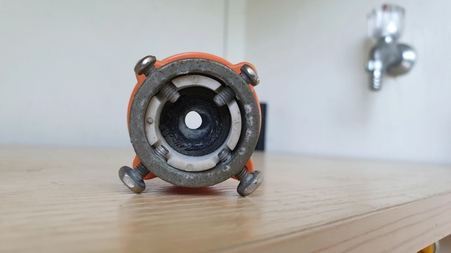 호스 연결부품 고정볼트