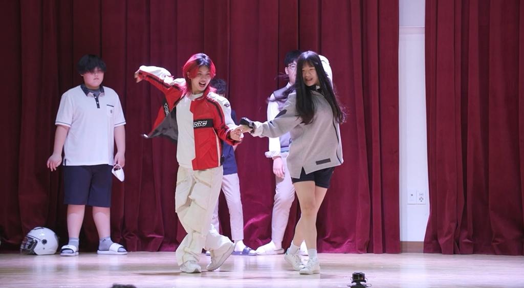 전참시 전지적참견시점 댄스팀 훅의 리더 아이키 예전 다녔던 수준급 라틴댄스를 선보이는 K-중학생 다니는 충남 당진 댄스 학원 추천 소개