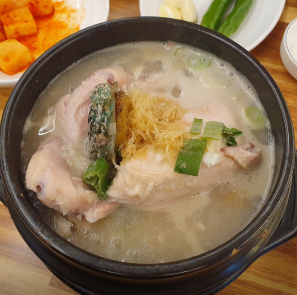 백년토종삼계탕|홍대 MZ세대 핫플