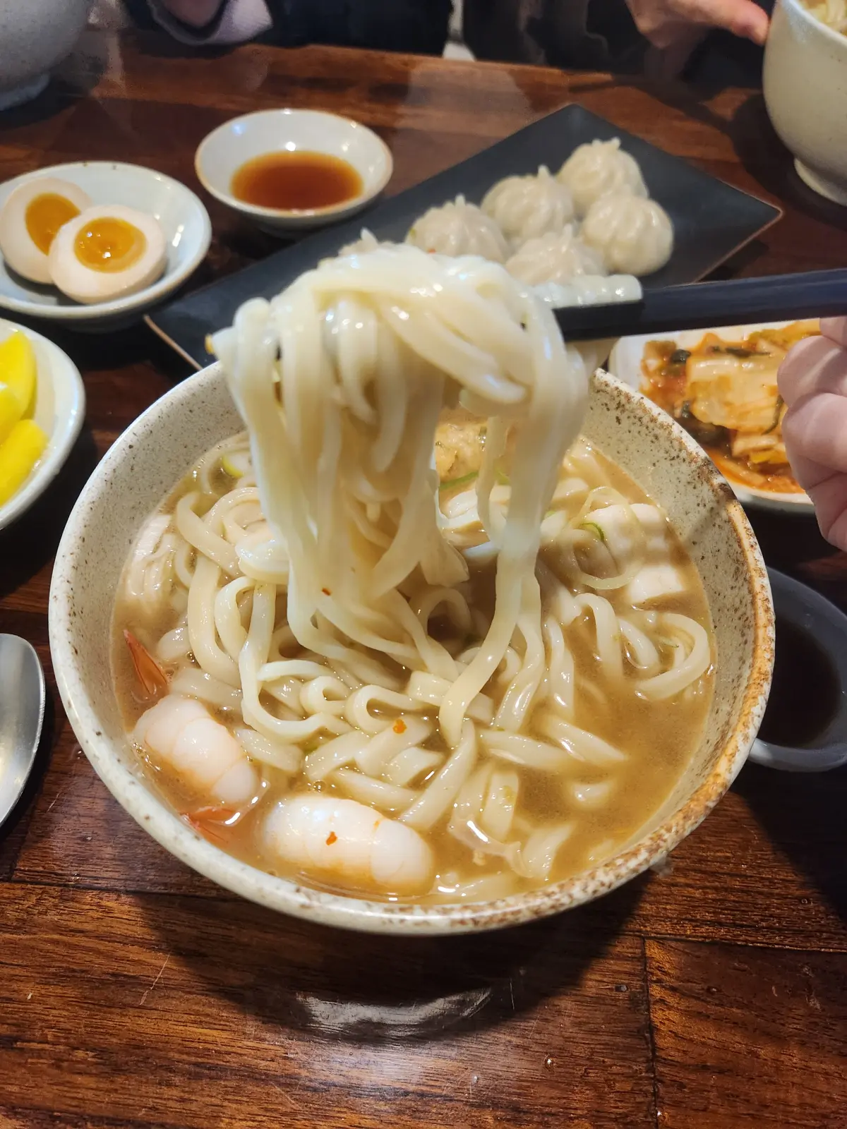 서울-종로-서촌-경복궁역-맛집-덕이나루-새우우동-칼국수-면빨