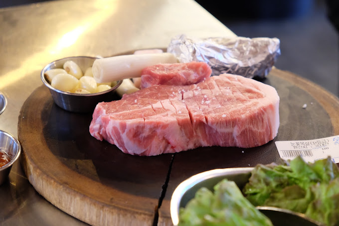 강남 돼지고기집 '꿉당'