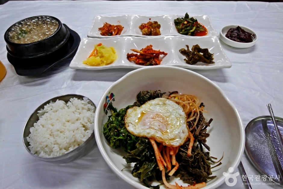 속리산 산채비빔밥 예시 사진