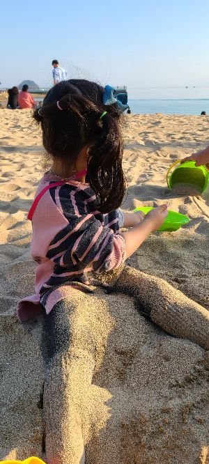 창원 광암해수욕장, 개장시기, 모래놀이, 바다산책로와 등대