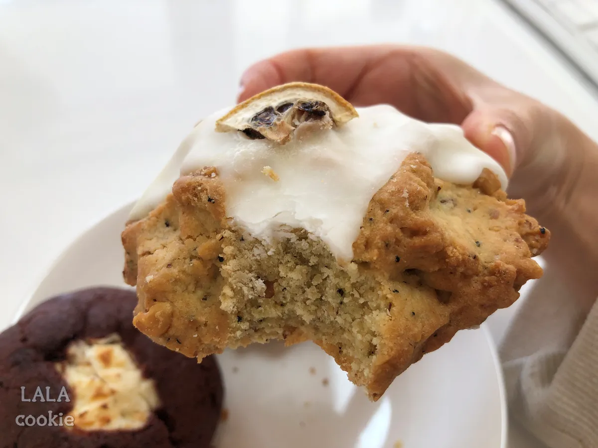 버터앤쉘터-얼그레이레몬쿠키-단면-스콘-같다