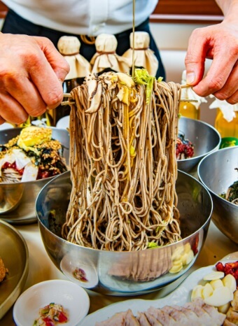 생생정보 [택시맛객] 소개! 춘천 맛집 만천리상회 - 들기름 막국수의 진수