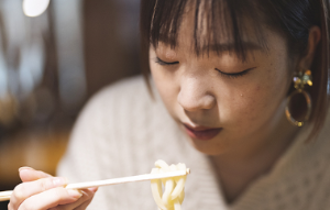 입안이 쓰릴 때 원인과 대처법