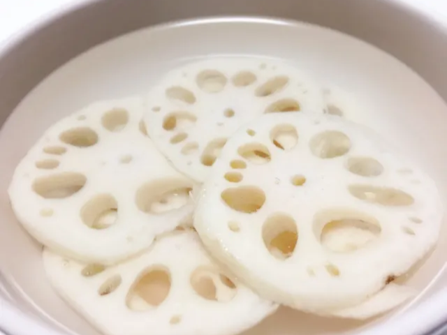 연근 물에 담그기