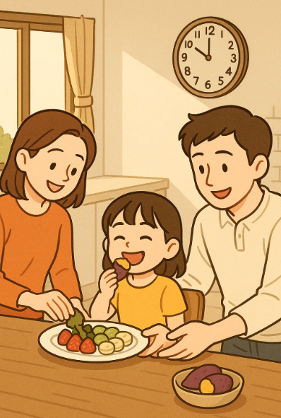 건강한 간식을 먹는 아기와 식사 전 간식 시간에 집중하는 부모의 모습