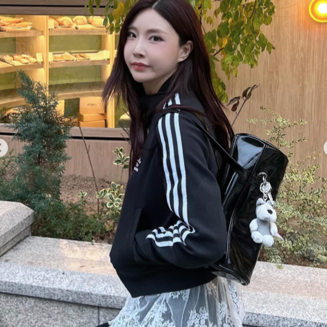 아디다스 져지 블랙 데님 코디 유나