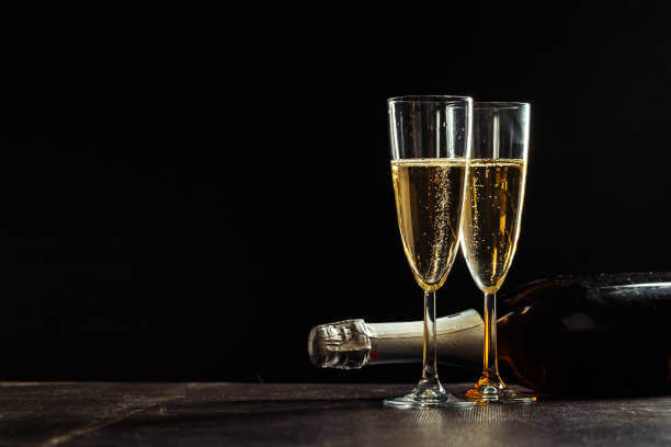 조개구이 &amp; 까바(Cava) 와인 페어링｜바다의 순수함과 지중해 버블의 입맞춤