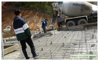 기초 콘크리트 이렇게 하면 됩니다 경량철골주택 기초 레미콘 타설과정_14