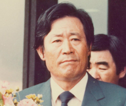 어우홍 감독 별세