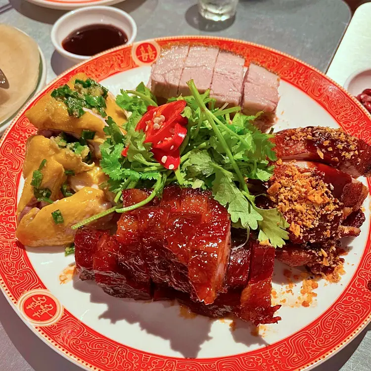 줄서는식당 영탁 추천 홍콩식 바베큐 플래터, 도가니 커리국수, 마파두부 볶음밥 맛있는 곳 신용산역 용리단길 맛집 소개