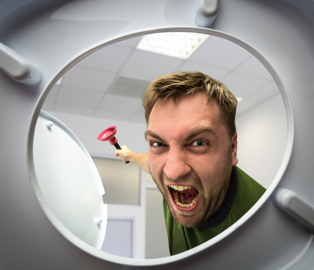 변기막힌것 쉽게 뚫는법