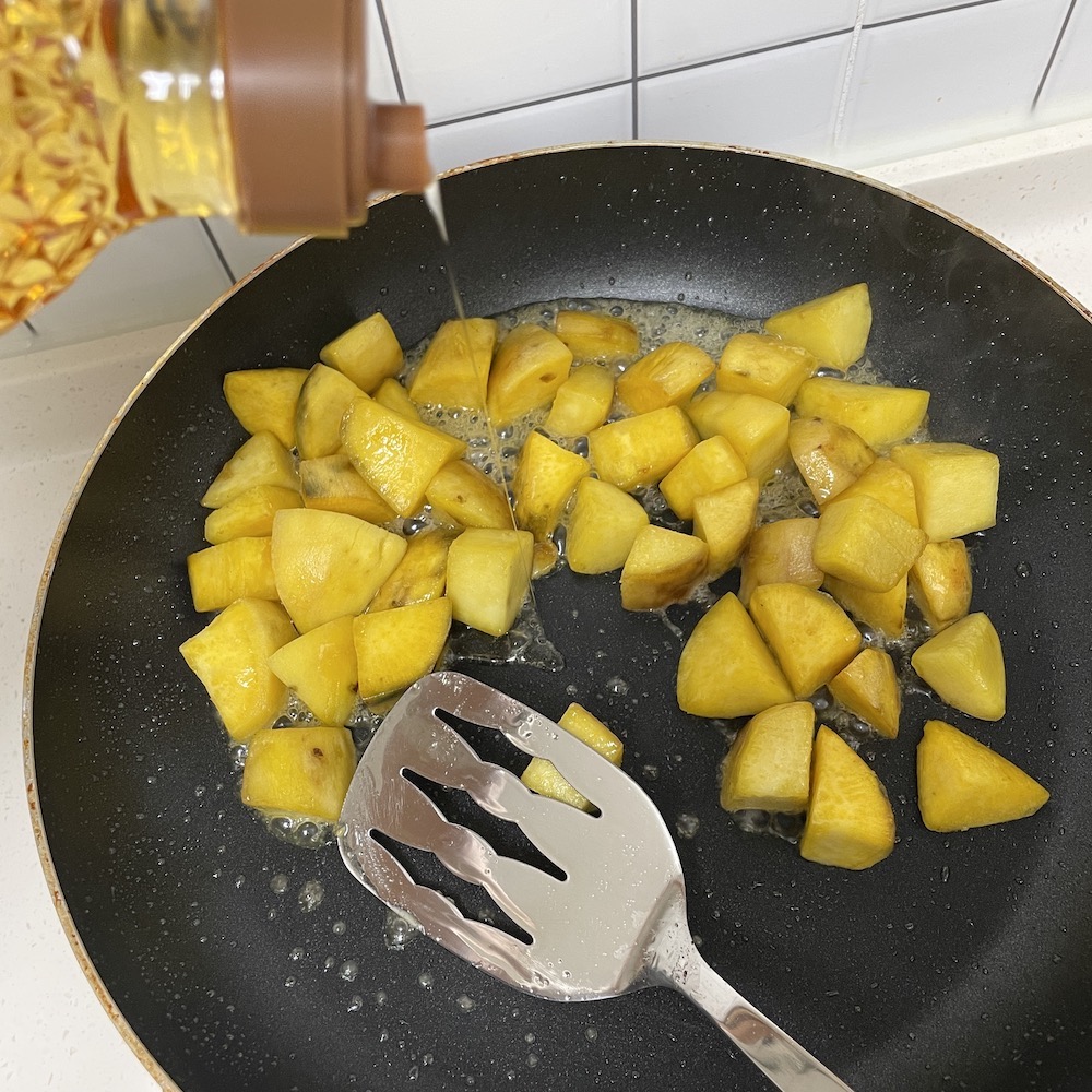 쉽게 만드는 고구마 맛탕 요리 레시피