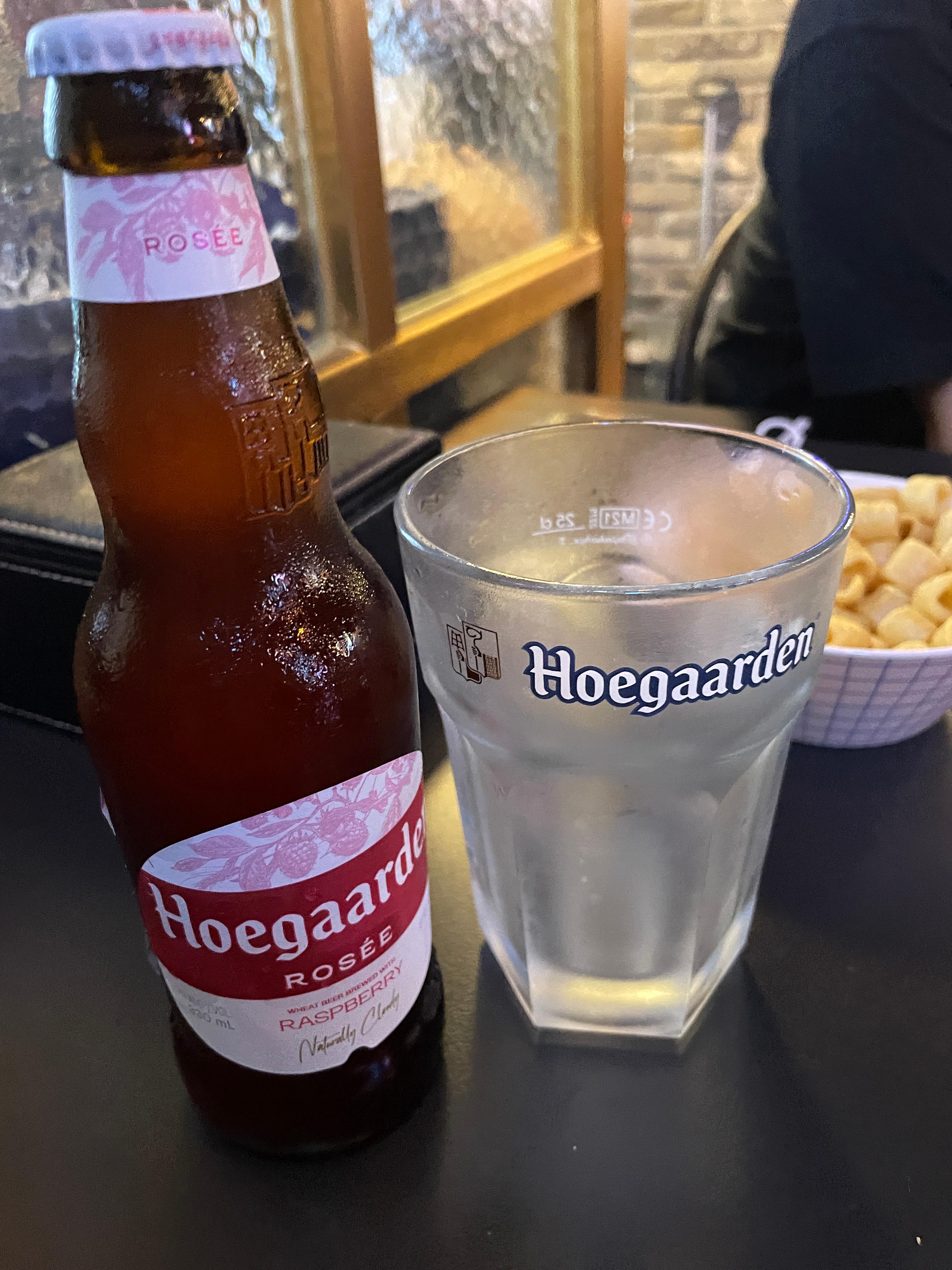 서울대입구 맥주 창고 호가든 로제