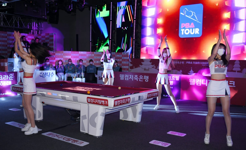 프로당구 PBA-LPBA 챔피언십 경기장의 치어리더들