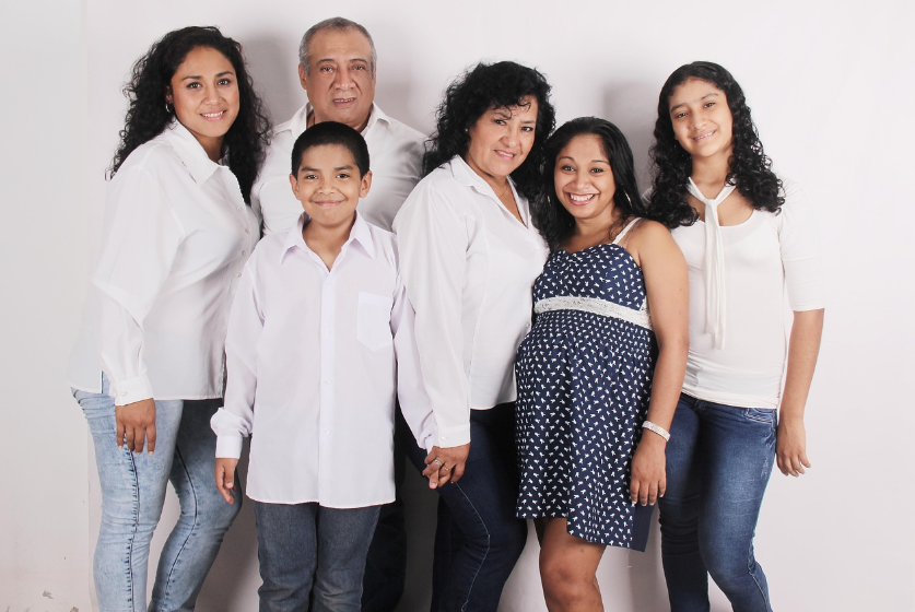 정책지원금소식 글에 맞는 가족사진