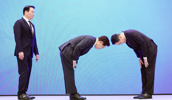 이재명 "국가영웅" 극찬&hellip;삼성 2655조&middot;SK 2100조 투자, 한국 경제 대전환 시작되나? 관련 사진