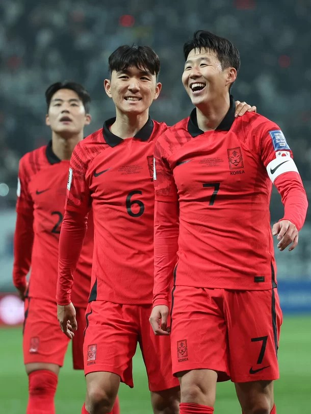 손흥민 이강인 골 싱가포르전