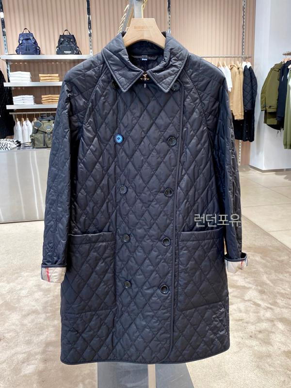 버버리 TYTHING 여성 퀼팅코트 블랙 8053044