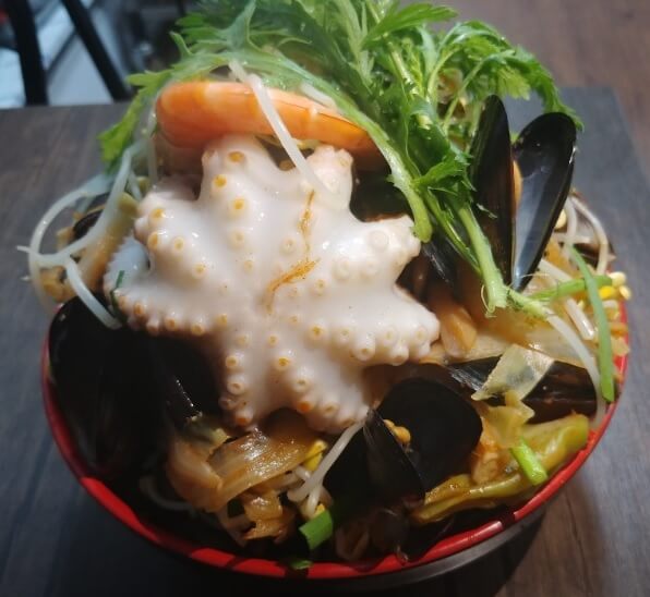 오늘N 격파 중식로드 군산 맛집 특허받은 콩나물 해물짬뽕과 매운 부추 짜장면 왕산중화요리 군산