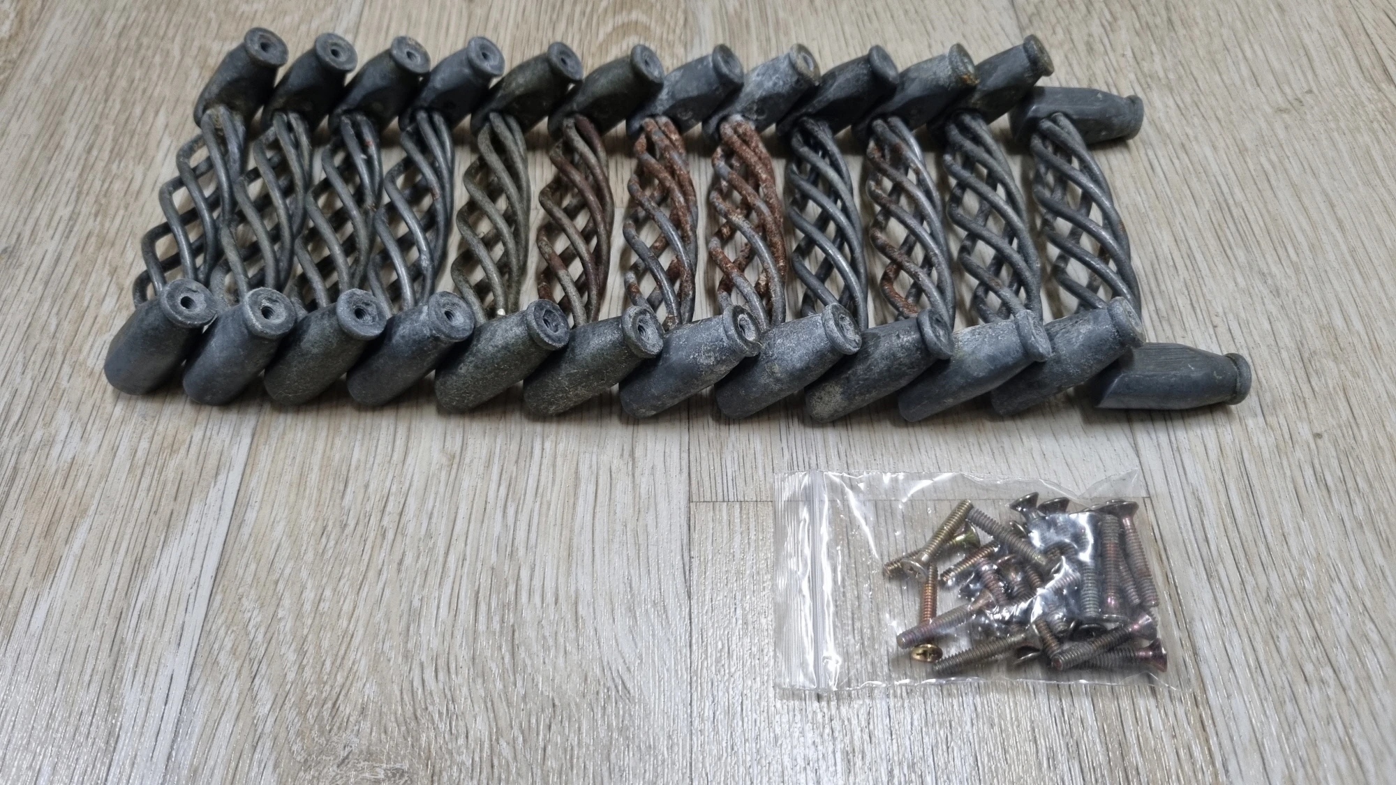 떼놓은 싱크대 손잡이