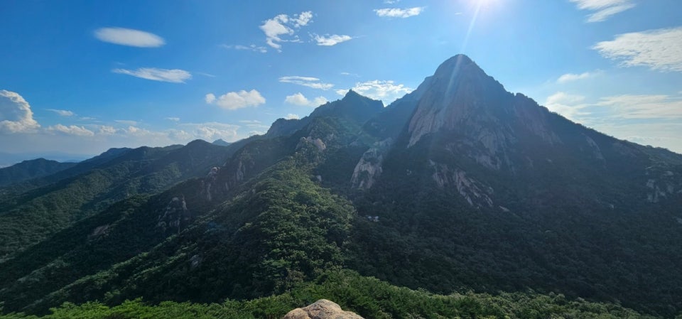 북한산 국립공원 산 정상 이미지