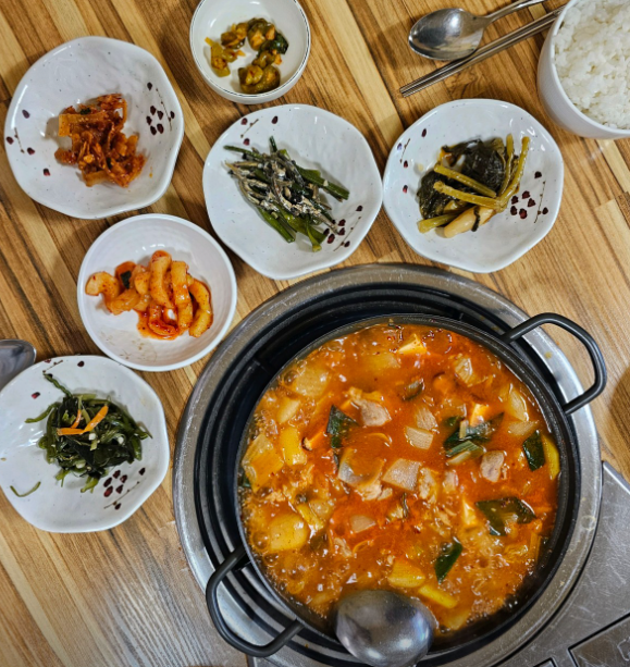 임꺽정곰탕짜글이 대표 메뉴