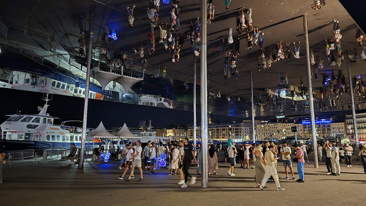 마르세유 거울 파빌리온