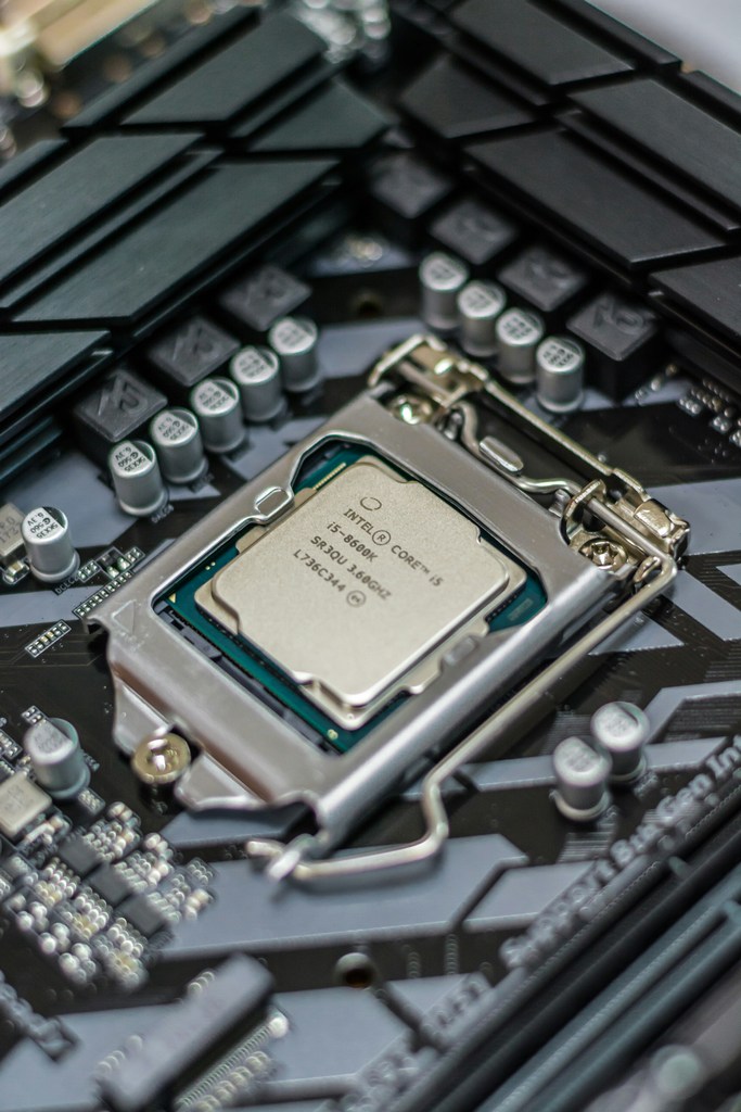 INTEL i5-8600K