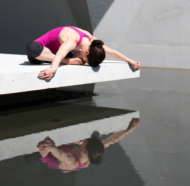 스트레칭 하는 모습