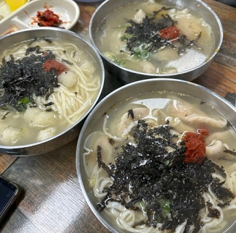 만둣국