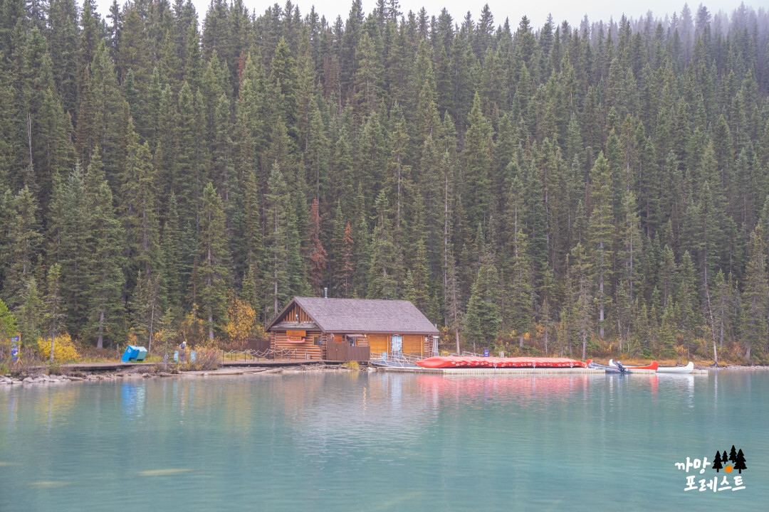 캐나다 레이크 루이스 카누