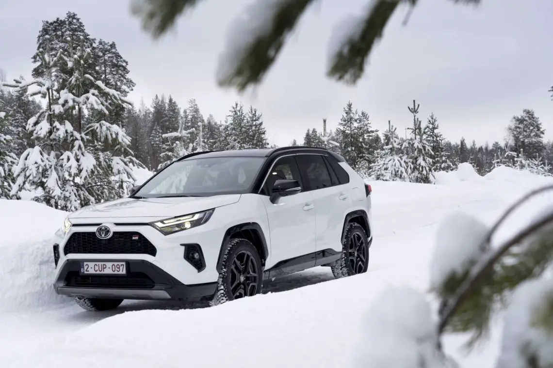 토요타 RAV4