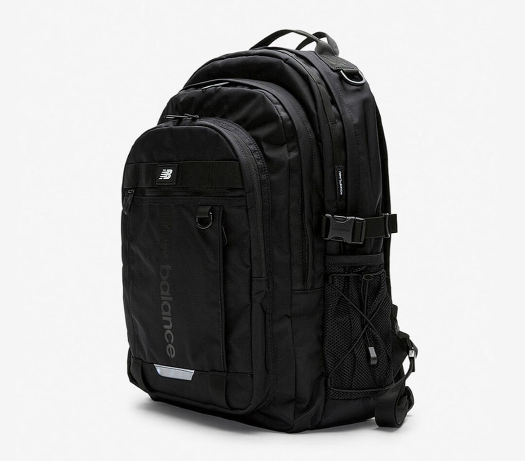 뉴발란스 플라잉폼 하이퍼 백팩 옆부분