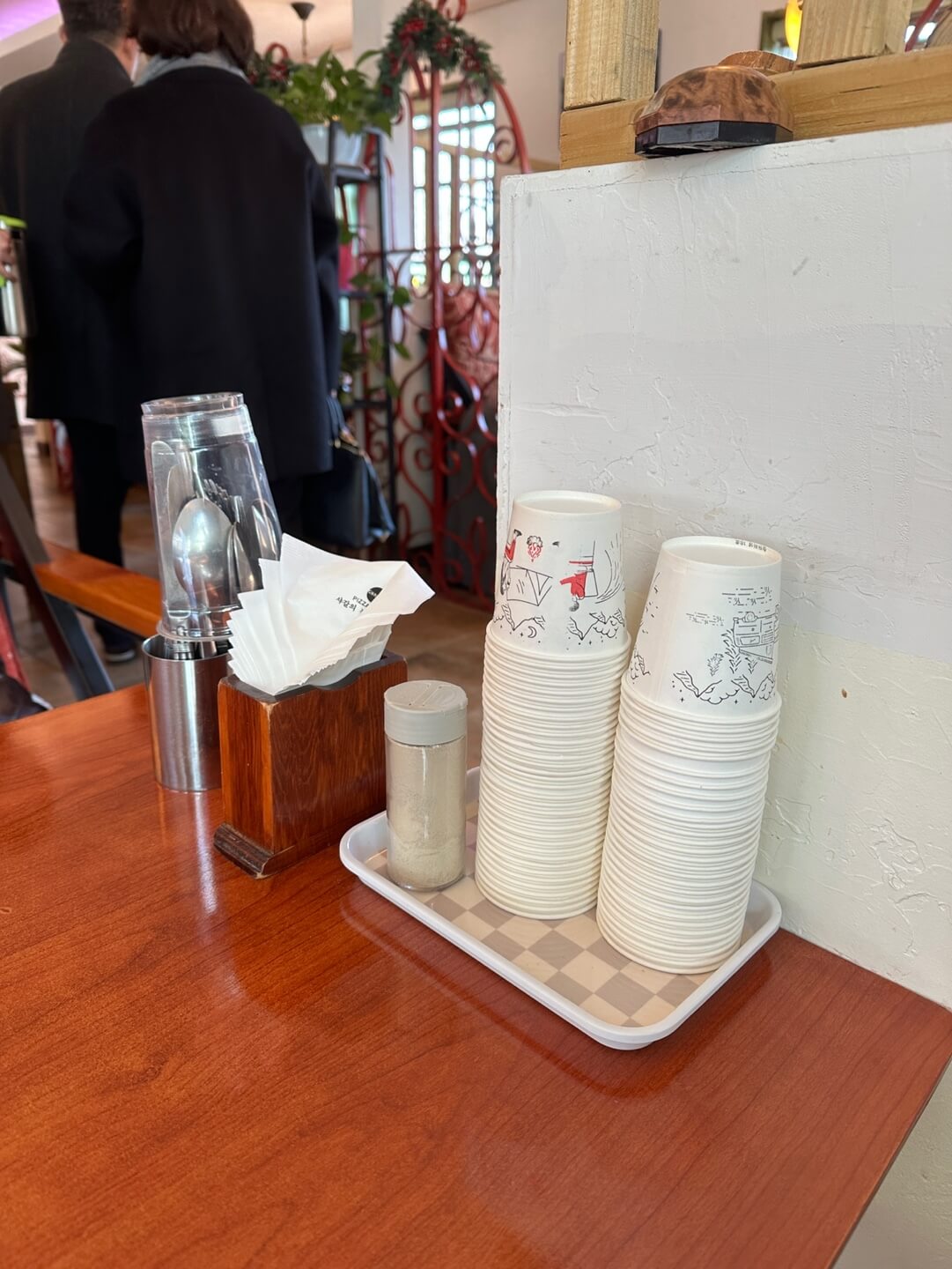 용인 원삼면 식당 테이블 기본 세팅 사진