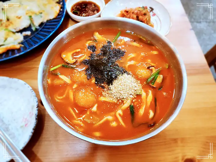 6시내고향 강릉 주문진 감자 옹심이 직접 갈아 만든 감자 100% 옹심이 얼큰한 장옹심이 장옹심이칼국수 장칼국수 맛집 오늘 방송 추천