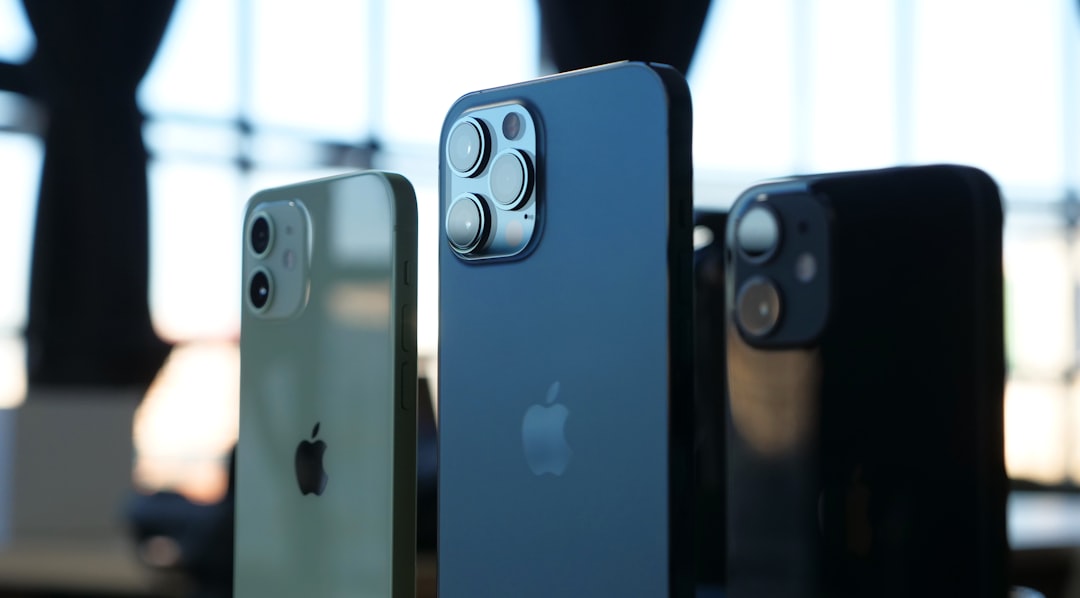 'iPhone'