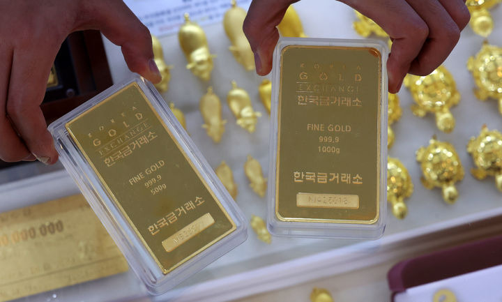 금값 시세 강세 트럼프 무역전쟁 우려 은수저도 팔고