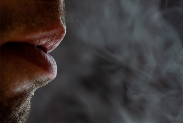 입술이-검게-변하는-이유