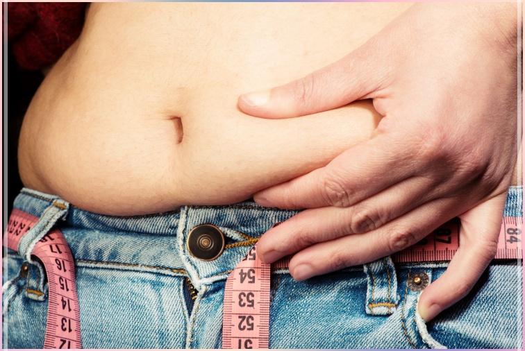 뱃살을 줄이기 위해서는 운동과 식단조절이 필요