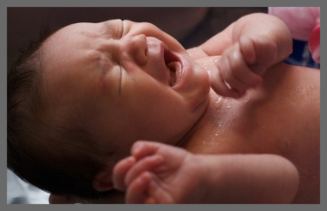 신생아 배앓이 증상 원인