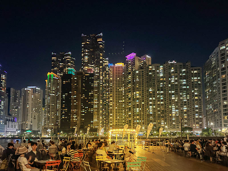 부산 '더베이101'에 있는 '핑거스앤쳇다이닝펍'